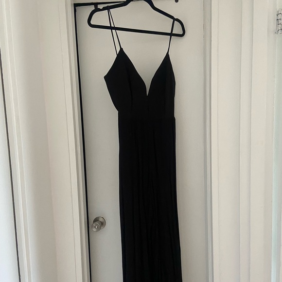 Beautiful black jumpsuit! Perfect for wedding guest attire. - Picture 2 of 3